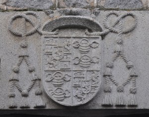 Catedral de Ávila, escudo del obispo